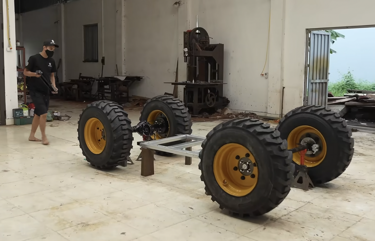 Khám Phá Chiếc ATV Bằng Gỗ Độc Đáo Của Thợ Mộc Việt Nam Khám Phá Chiếc ATV Bằng Gỗ Độc Đáo Của Thợ Mộc Việt Nam