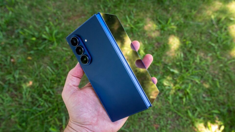 Samsung Chuẩn Bị Lột Xác Trong Thế Giới Điện Thoại Gập Tại Galaxy Unpacked 2026