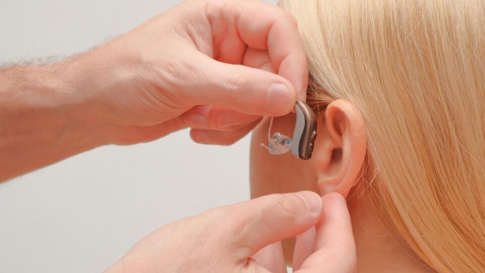 Khám Phá Những Tiến Bộ Mới Trong Nghiên Cứu Phục Hồi Thính Lực