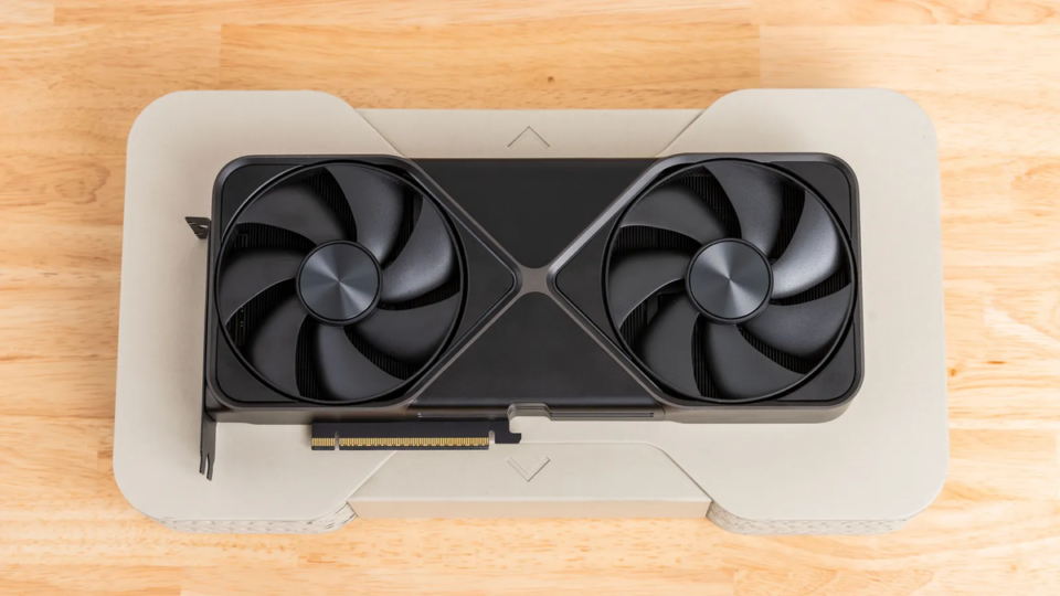 Khách Hàng Bất Ngờ Khi Đơn Hàng Card Đồ Họa RTX 5090 Bị Hủy Sau Tăng Giá
