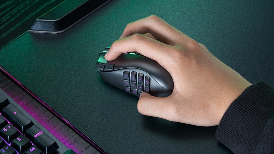 Naga V3 Pro: Chuột MMO tùy chỉnh với 3 mặt hông, sensor 50K và 23 nút