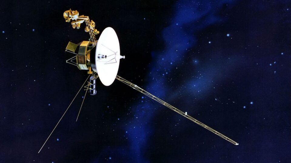 Nỗ lực Của NASA Để Duy Trì Voyager 2 Từ Khoảng Cách 21 Tỷ Km