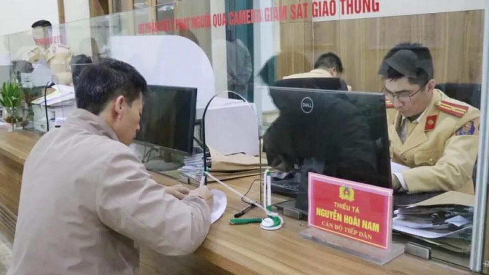 Cảnh giác với tin nhắn ‘thông báo vi phạm giao thông’: dấu hiệu và cách phản ứng an toàn