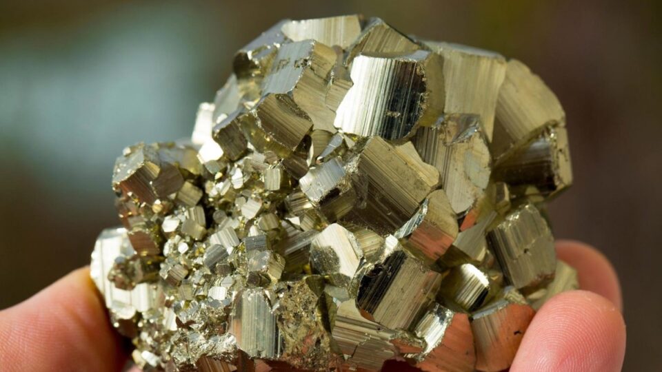 Từ ‘vàng của kẻ ngốc’ đến vật liệu bán dẫn: khi quặng sắt Minnesota trở thành pyrite ứng dụng công nghệ