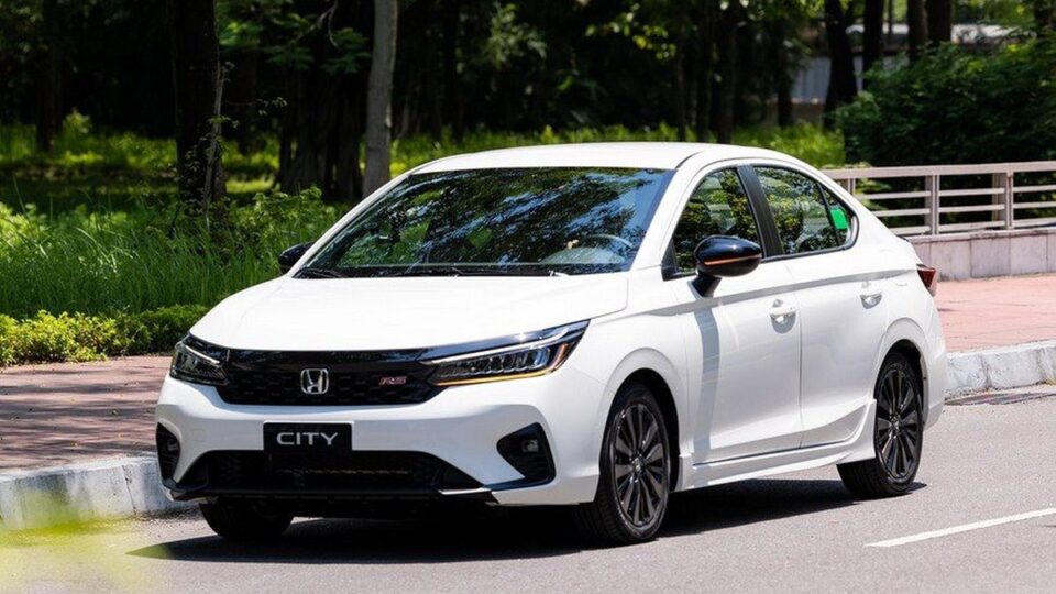 Honda City giảm sâu: cơ hội mua hay nên chờ phiên bản mới?