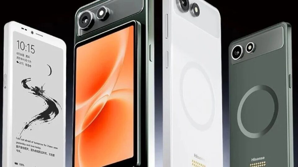 Hisense A10: smartphone màn hình e-ink kèm màn hình màu tháo rời