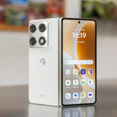 Motorola Razr Fold: Gập cỡ lớn, pin khủng và camera 50 MP — Đánh giá nhanh trải nghiệm