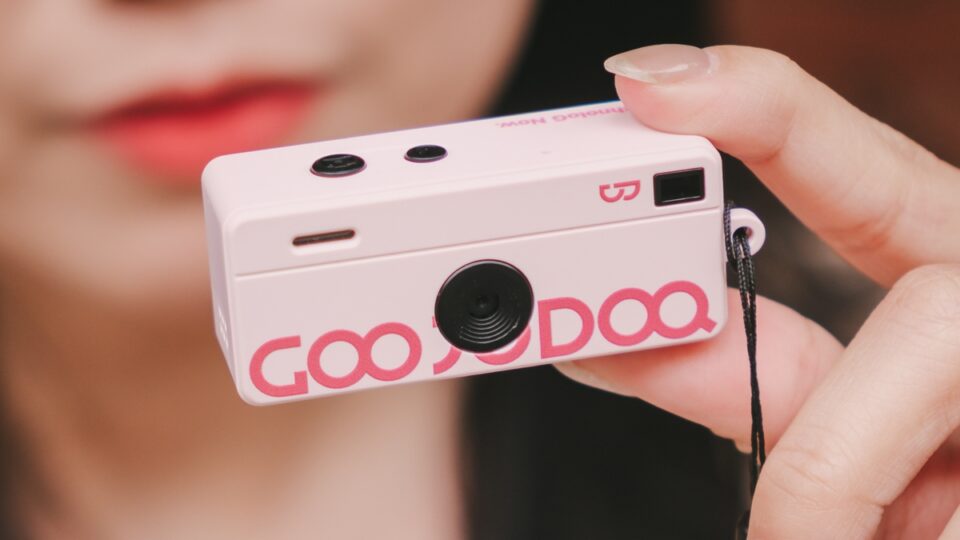 Thumb camera giá rẻ: Đánh giá GOOJODOQ mini 300.000 đồng — nên mua để chơi hay chỉ để trang trí?