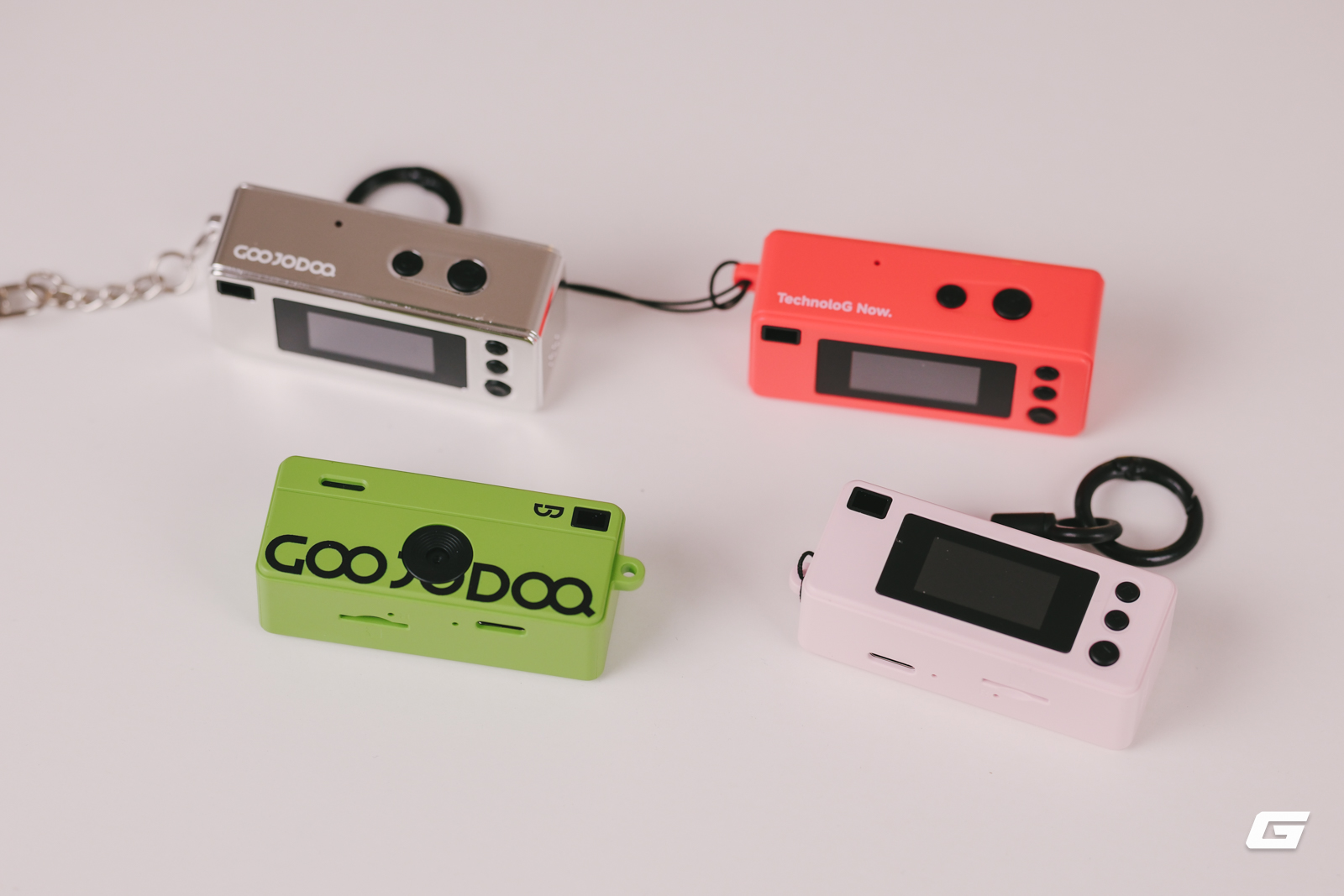 genk-goojodoq-mini-thumb-camera-8-1773997672902272227384 Máy ảnh bé bằng ngón tay cái giá 300.000 đồng - chụp ra ảnh thế nào mà giới trẻ 'phát cuồng - Ảnh 3.