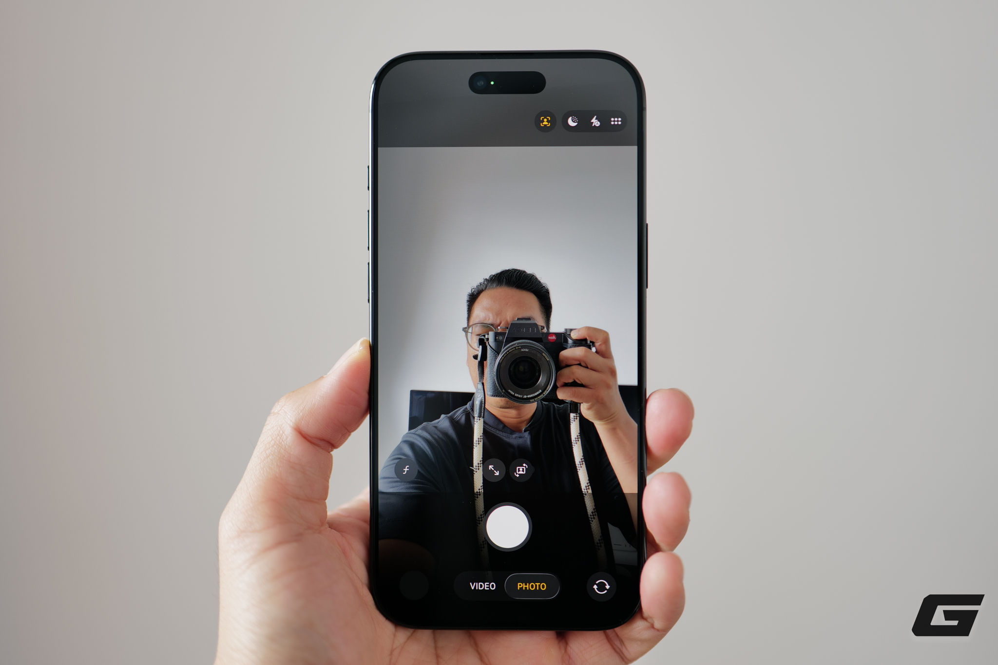 genk-iphone-air-chinh-hang-hands-on-32-1758103057358950365424 Cú rơi giá chưa từng có của một chiếc iPhone - Ảnh 2.