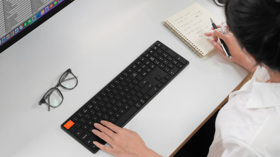 HyperOne Gen 3 Plus — Bàn phím fullsize 108 phím, khung nhôm và pin 50 ngày