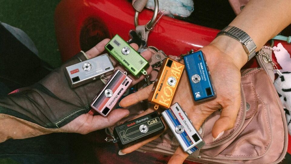 Kodak Charmera Millennium Edition: bản móc khóa Y2K giữ nguyên phần cứng, nhấn mạnh yếu tố sưu tầm