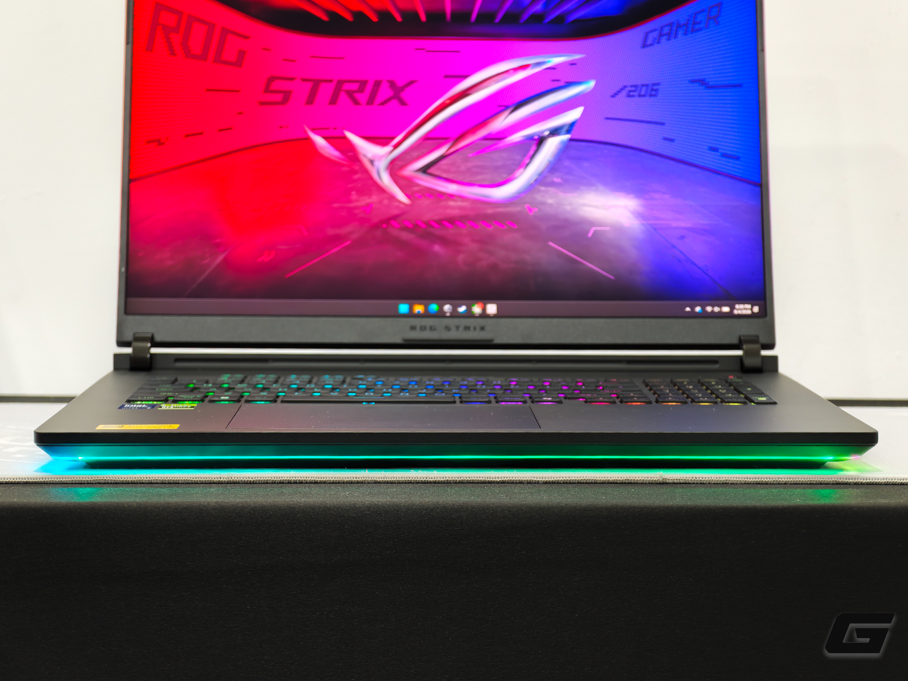 Laptop gaming mạnh nhất lịch sử ROG chính thức bán tại Việt Nam: Đem SH350i ra đổi vẫn phải bù thêm tiền mới rước về được - Ảnh 19.