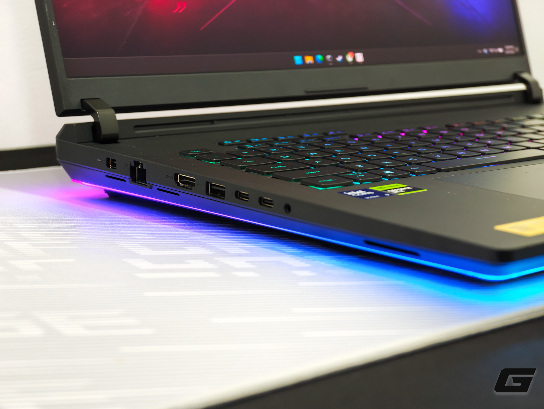 Laptop gaming mạnh nhất lịch sử ROG chính thức bán tại Việt Nam: Đem SH350i ra đổi vẫn phải bù thêm tiền mới rước về được - Ảnh 17.