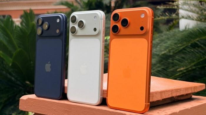 iPhone-Pro-Max-feat