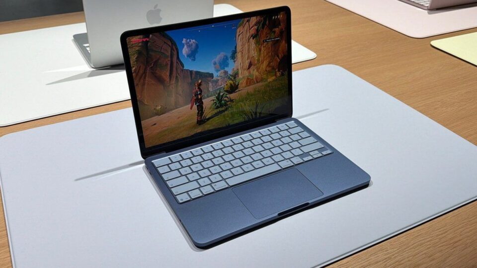 MacBook Neo: Chiếc Mac rẻ và chiến lược dịch vụ đằng sau mức giá