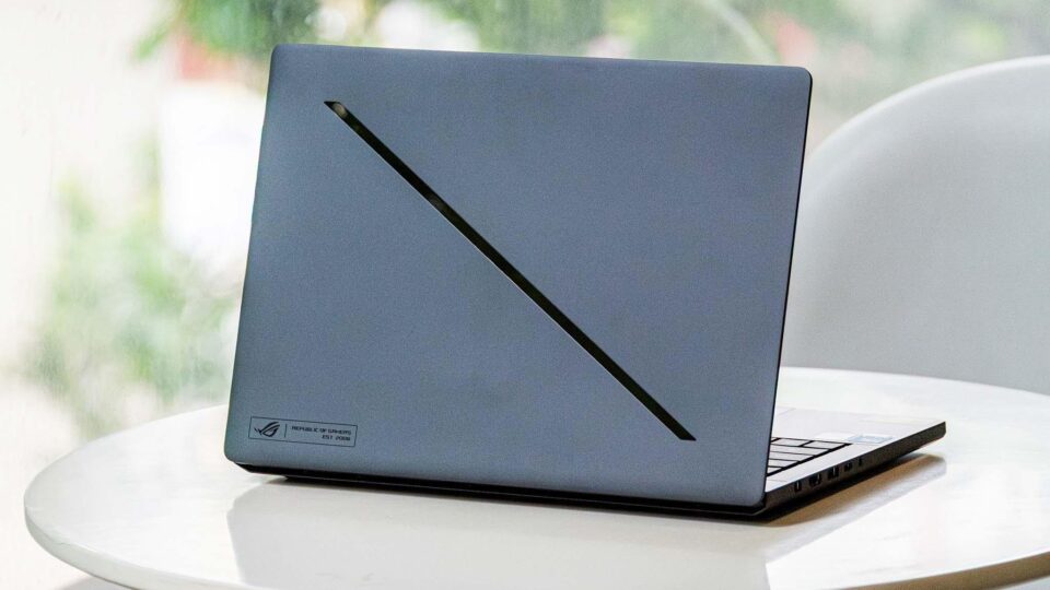 ROG Zephyrus G14 và G16: Đỉnh Cao Hiệu Năng Trong Thiết Kế Di Động