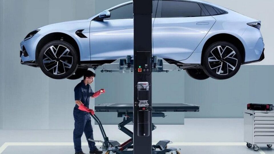 Vấn đề lớn sau khi bán: vì sao dịch vụ hậu mãi kìm chân ô tô Trung Quốc ra biển lớn