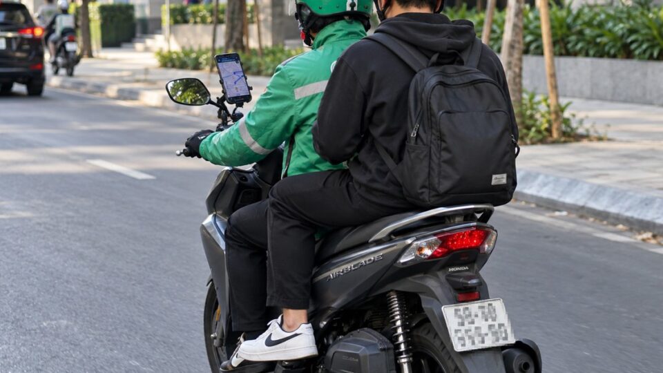 Làm sao để Google Maps không ngốn pin khi bạn di chuyển dài?