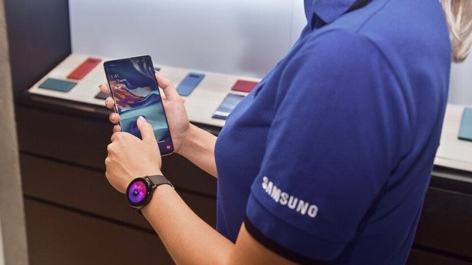 Khi tài khoản Samsung bị khóa hàng loạt: diễn biến, tác động và cách người dùng phản ứng
