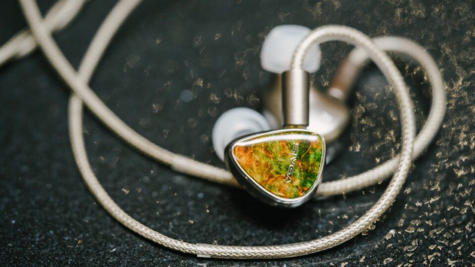 SIVGA Lyrebird: Khi hãng âm thanh thử nghiệm cấu trúc 4 driver cho tai in-ear